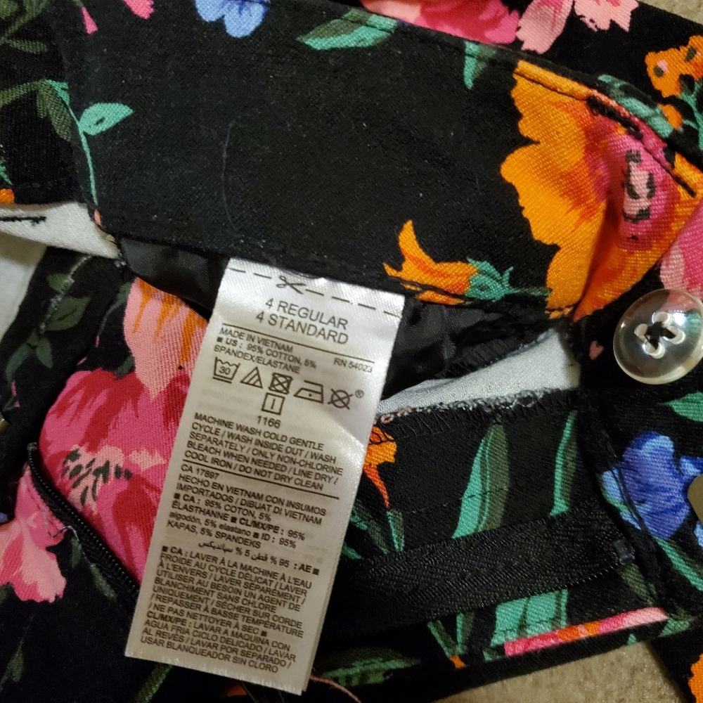 Old Navy pixie pants - Picture 4 of 4